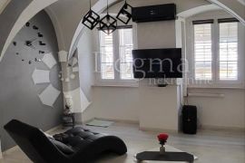 Renoviran stan u strogom centru Rijeke!!, Rijeka, Appartment