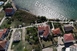 Građevinsko zemljište 751 m2 – Ljubač *80 metara od mora* (ID-2471/A), Ražanac, Tierra