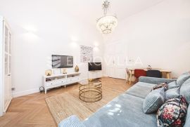 Zagreb, Centar, odličan dvosoban stan NKP 55 m2, privatni parking, Zagreb, Flat