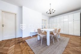 Zagreb, Donji Grad, prostran trosoban stan NKP 100 m2, Zagreb, Kвартира