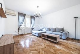 Zagreb, Donji Grad, prostran trosoban stan NKP 100 m2, Zagreb, Flat