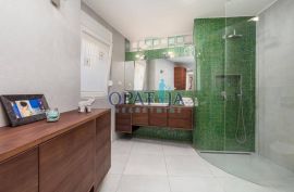 Opatija-prekrasan stan sa vrtom i pogledom 130 m2, Opatija, Kвартира