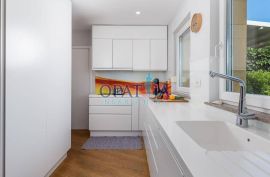 Opatija-prekrasan stan sa vrtom i pogledom 130 m2, Opatija, Wohnung