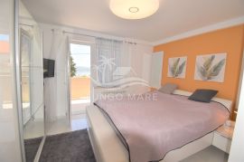 Crikvenica, Kuća s bazenom za turizam, pogled na more, prodaja!, Crikvenica, House