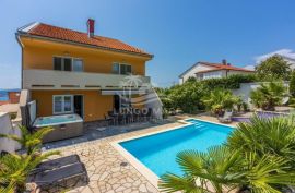 Crikvenica, Kuća s bazenom za turizam, pogled na more, prodaja!, Crikvenica, House