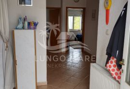 N.Vinodolski, Stan 103m2, vrt, pogled na more!, Novi Vinodolski, Apartamento