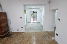 Prodajem stan u strogom centru Zemuna, Zemun, Apartamento