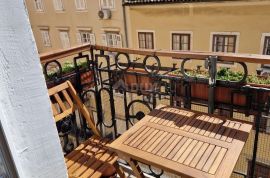 RIJEKA, CENTAR - najam stana u strogom centru, Rijeka, Wohnung