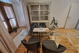 RIJEKA, CENTAR - najam stana u strogom centru, Rijeka, Appartment