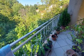 RIJEKA, ČAVLE - stan/etaža 65,80 m2 sa garažom, prilika!, Čavle, Appartment