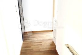 Prekrasan stan 61 m2 trosobni u novijoj zgradI s 2 parkirna mjesta!!!, Novi Zagreb - Zapad, Appartement