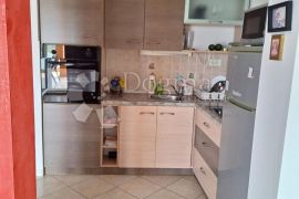 APARTMANSKA KUĆA S NEVJEROJATNIM POGLEDOM  I VEZOM, Tisno, Ev