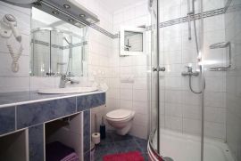 APARTMANSKA KUĆA S NEVJEROJATNIM POGLEDOM  I VEZOM, Tisno, House