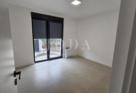 Dvosobni stan u centru Crikvenice, Crikvenica, Appartement