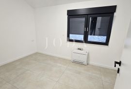 Dvosobni stan u centru Crikvenice, Crikvenica, Appartement