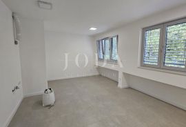 Novogradnja u centru Crikvenice, Crikvenica, Apartamento