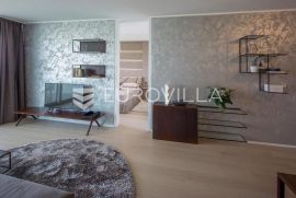 Opatija, luksuzan dvosobni stan NKP 92 m2, bazen, pogled na more, Opatija, Apartamento