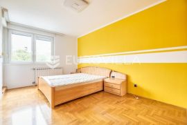 Zagreb, Vrbani III, komforan trosoban stan NKP 76,10 m2, Zagreb, Appartamento