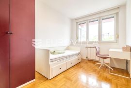 Zagreb, Vrbani III, komforan trosoban stan NKP 76,10 m2, Zagreb, Appartamento