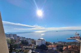 RIJEKA, KRIMEJA - TROSOBAN STAN S POGLEDOM NA MORE!!! PRILIKA!!!, Rijeka, Stan