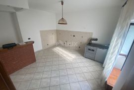 RIJEKA, VIŠKOVO, MARČELJI - stan 70 m2 u prizemlju s terasom + 4 parkirna mjesta! PRILIKA!, Viškovo, Appartment