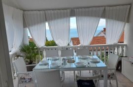 OTOK KRK, NJIVICE - 3-sobni apartman s pogledom na more, Omišalj, Wohnung