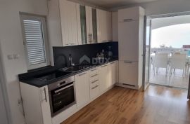 OTOK KRK, NJIVICE - 3-sobni apartman s pogledom na more, Omišalj, Kвартира