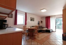 ISTRA, ROVINJ - Apartmanska kuća na samo 40m od mora!, Rovinj, Maison