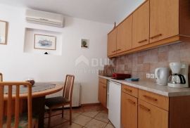 ISTRA, ROVINJ - Apartmanska kuća na samo 40m od mora!, Rovinj, Maison