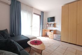 ISTRA, ROVINJ - Apartmanska kuća na samo 40m od mora!, Rovinj, Maison