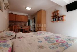 ISTRA, ROVINJ - Apartmanska kuća na samo 40m od mora!, Rovinj, Maison