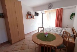 ISTRA, ROVINJ - Apartmanska kuća na samo 40m od mora!, Rovinj, Maison