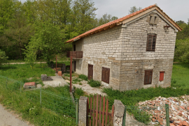 ISTRA, CEROVLJE - Samostojeća kuća djelomično adaptirana, Cerovlje, House