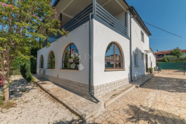 Prostrana kuća u blizini Poreča, Poreč, House