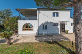 Prostrana kuća u blizini Poreča, Poreč, House