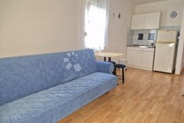 Investicijska prilika - Šilo (kuća s 5 apartmana), Dobrinj, Haus