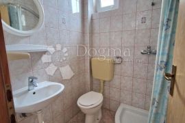 Investicijska prilika - Šilo (kuća s 5 apartmana), Dobrinj, Kuća