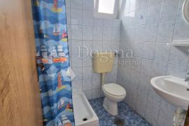 Investicijska prilika - Šilo (kuća s 5 apartmana), Dobrinj, House