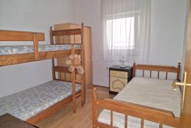 Investicijska prilika - Šilo (kuća s 5 apartmana), Dobrinj, Haus