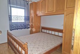 Investicijska prilika - Šilo (kuća s 5 apartmana), Dobrinj, Дом