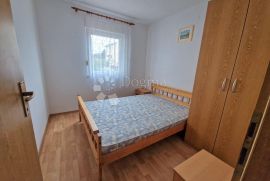 Investicijska prilika - Šilo (kuća s 5 apartmana), Dobrinj, Дом