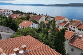 Stan 100m2 s okućicom, Crikvenica, Flat