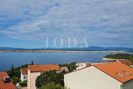 Stan 100m2 s okućicom, Crikvenica, Kвартира