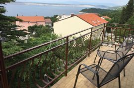 Stan 100m2 s okućicom, Crikvenica, Wohnung