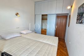 Stan 100m2 s okućicom, Crikvenica, Kвартира