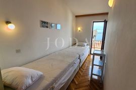 Stan 100m2 s okućicom, Crikvenica, Kвартира