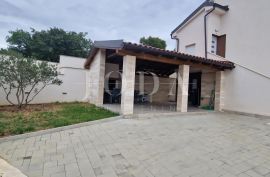 Crikvenica, kuća sa bazenom na mirnoj lokaciji, Crikvenica, House