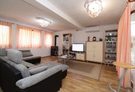 Rijeka, komforan stan na traženoj lokaciji, Rijeka, Appartment