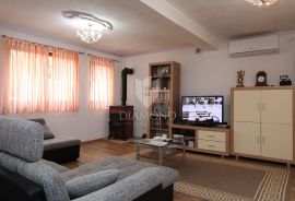 Rijeka, komforan stan na traženoj lokaciji, Rijeka, Appartment