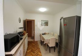 Rijeka, komforan stan na traženoj lokaciji, Rijeka, Appartment